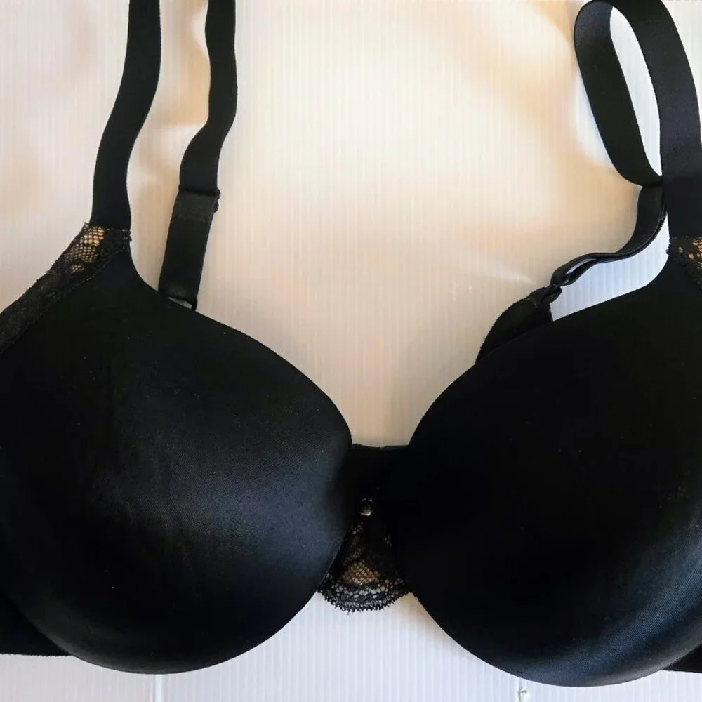 Maidenform‎ black satin t-shirt bra 38C